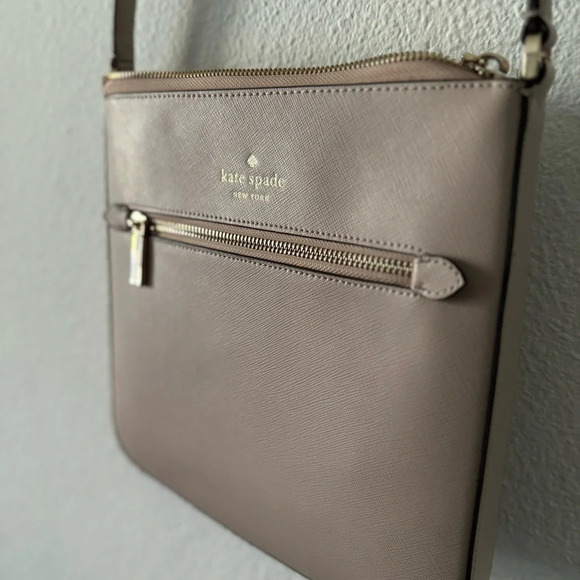 Kate Spade Sadie North South Crossbody Tusk Leather Minimalist Chic Classic - Picture 5 of 16